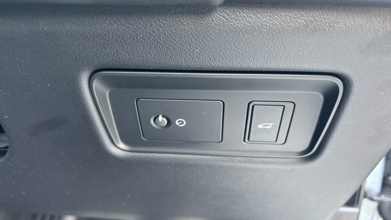 Land Rover Range Rover Sport 3.0 D300 HSE Silver 5dr Auto Diesel Estate